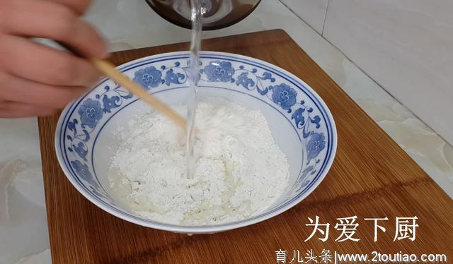 早餐饼新吃法，做法比鸡蛋灌饼简单，比葱油饼还好吃，越吃越过瘾