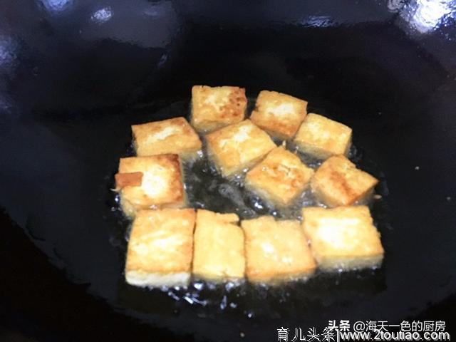 豆腐这做法真下饭，外焦里嫩口口香，上桌3分钟就会被扫光！