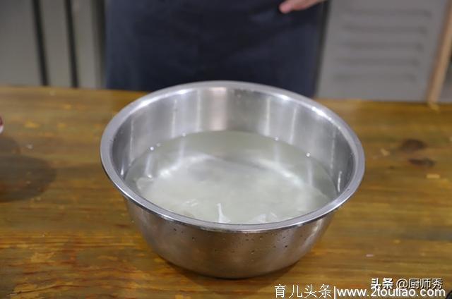 为什么饭店做的羊肉那么好吃？看看厨师长的方法，酸辣开胃又不膻