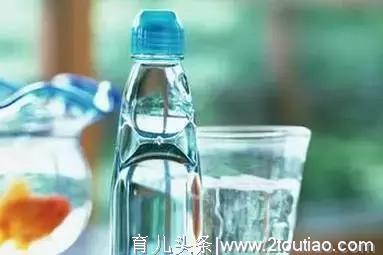 别被“儿童食品”字样蒙蔽了，教你看食物标签，适不适合宝宝吃？