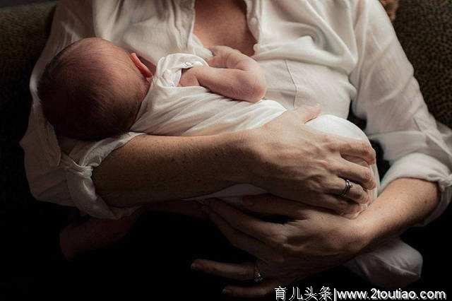 母乳喂养的3个误区你中了吗？一个都没有的宝妈，“奶牛”无疑了