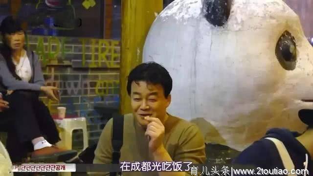 美食家白钟元在成都吃30天，回国不愿吃韩餐，感慨：羡慕中国人