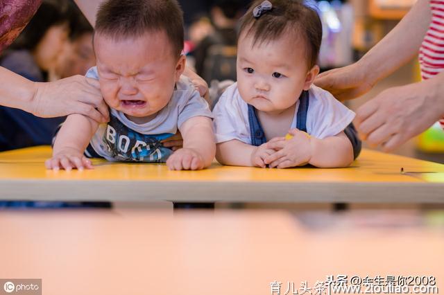 孩子上幼儿园后不合群怎么办？家长可以这样做