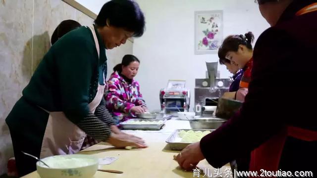 退伍军人自制饺子机，客人竟吃不出机器包的，旁边饺子店连买3台