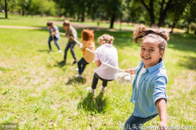 孩子“家里横，出门怂”，是你没做好2件事！不改不成才