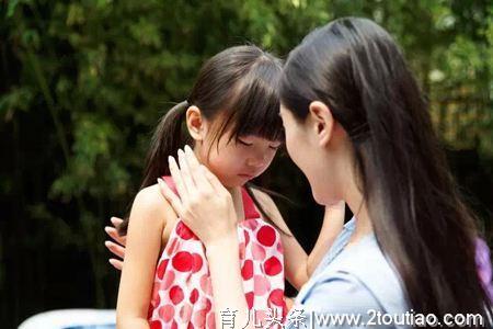 女儿过生日，幼儿园老师要求买两层蛋糕，得知原因，网友：太现实