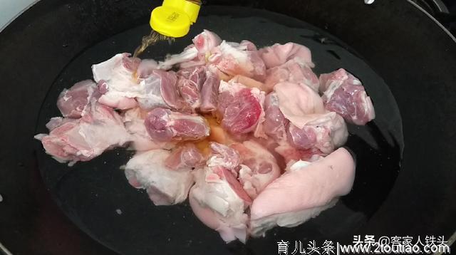 猪脚这一做法太好吃了，配料做法简单，软糯鲜香，看图片就流口水