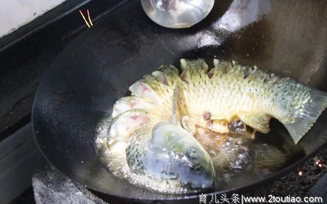 草鱼最好吃的做法，香嫩爽口，做法一看就会，3斤大草鱼不够吃