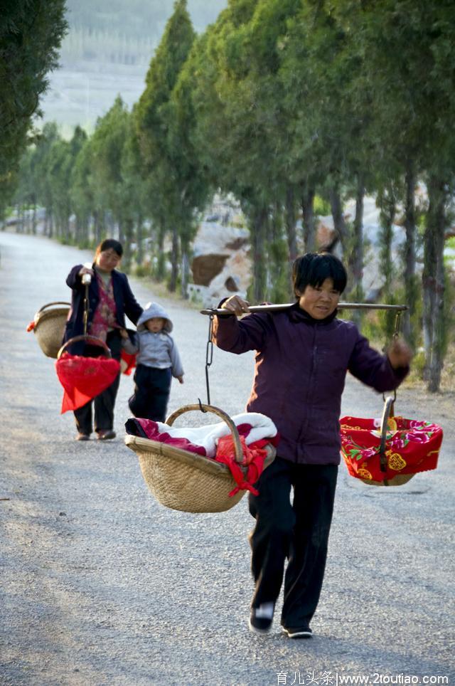 东北媳妇分娩后的“育俗”