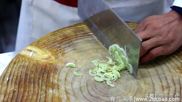 鸡蛋别总和西红柿炒，试试与这道食材搭配，吃过的都说很美味