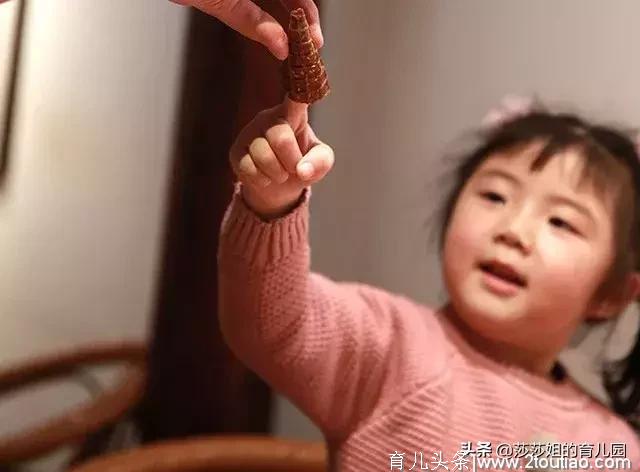 孩子积食怎么办？初期在胃，久积在脾，学这2招教会你消积化食！