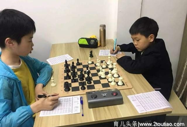 香港幼升小怪象：用兴趣班给孩子构筑朋友圈，幼儿教育早已变异