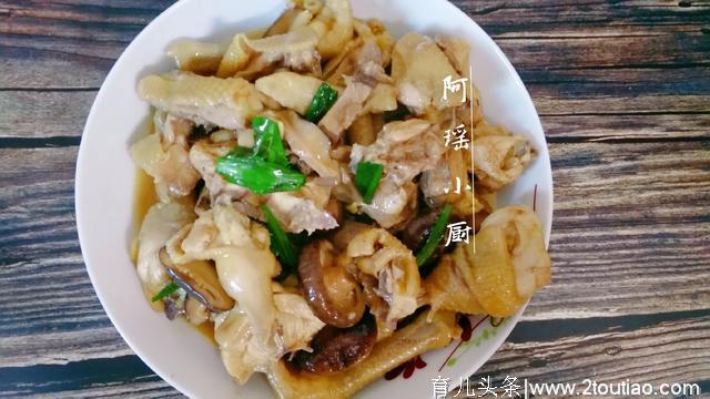 爱吃鸡肉的要收藏，简单一做，鸡肉嫩滑，原汁原味，一顿1只鸡！