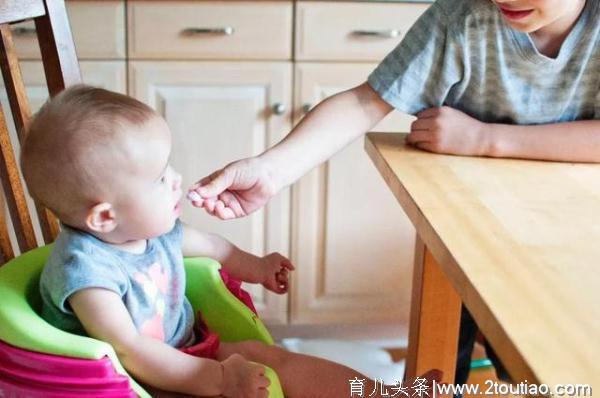 1岁女婴胃被撑破，心脏停跳？宝宝积食重在预防，这6点要注意