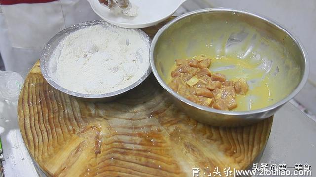 厨师长教你做菠萝咕咾肉，过程详细易懂，看一次就能操作