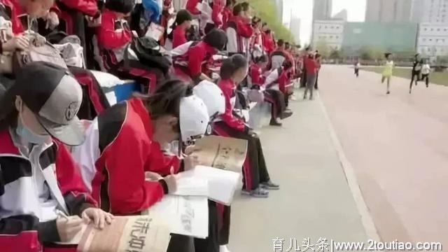 “谢谢爸妈还让我活着”学习重压下的中国孩子.让千万家长泪奔