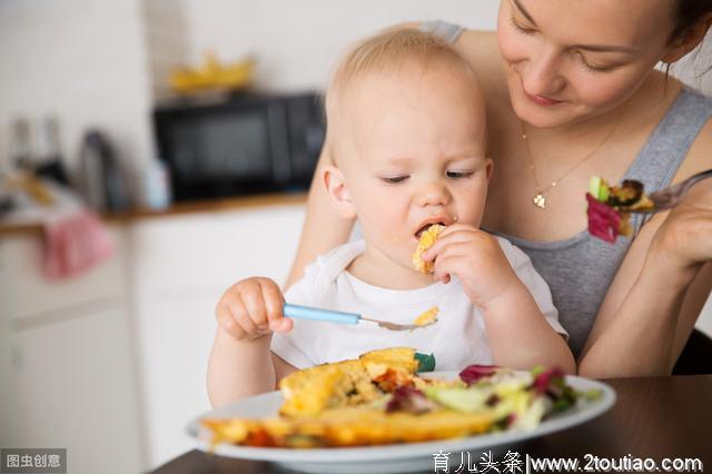 宝宝15个月长4颗牙还喂糊类食物？妈妈这样容易毁了孩子的牙齿！