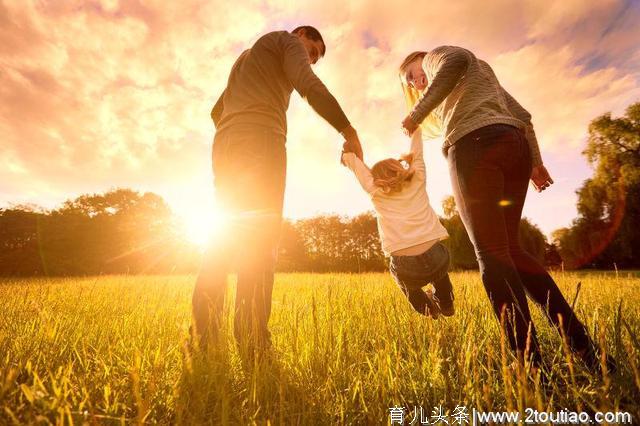 父爱缺席对家庭隐性伤害有多大？可怜“焦虑的母亲+失控的孩子”