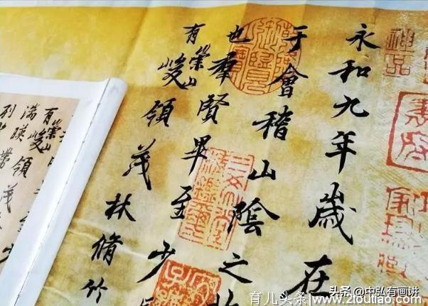 两位书法神童8岁已经名声远扬，如今一位下场凄惨，网友：活该