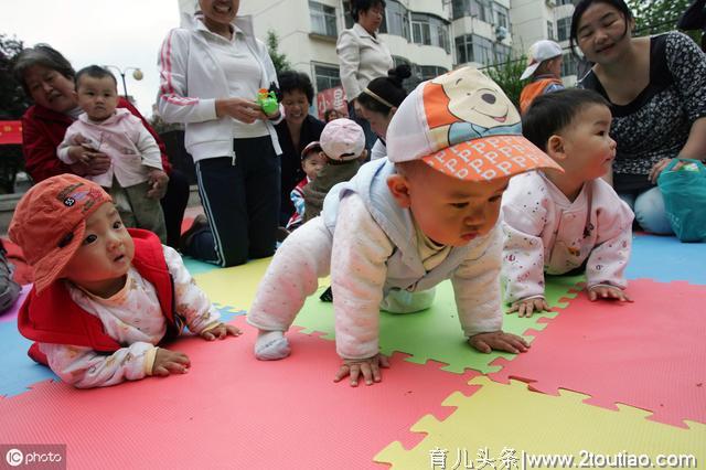 指望早教班提高智商、培养情商？别逗了，还不如带孩子去人堆里玩