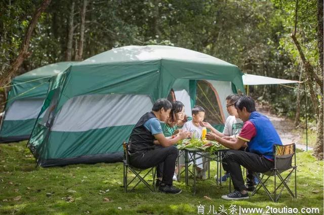 国内8个最具特色的亲子民宿，漫步山水丛林之间邂逅“爱丽丝梦境