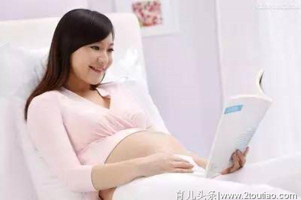 地铁上孕妇疑似“假怀孕”，被逼让座，六岁孩子的话让众人惭愧