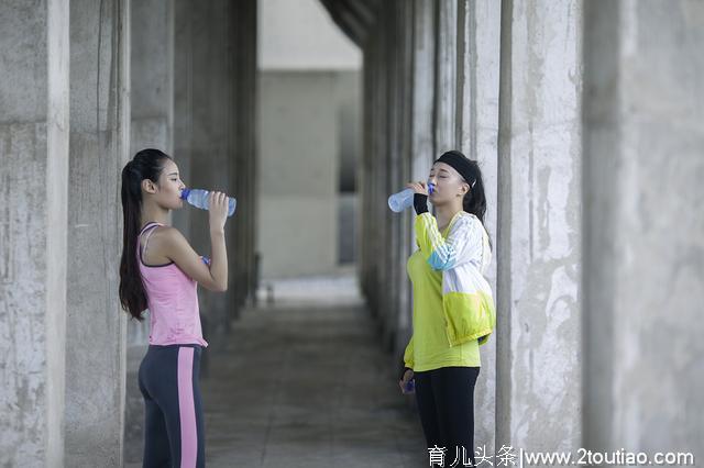 家长请注意，这类饮料能引发孩子严重健康问题，很多家里都会有