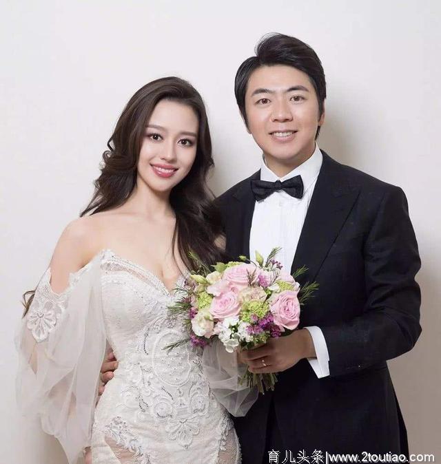 郎朗吉娜选购婴儿用品，主动帮老婆推购物车，录节目不忘备孕？