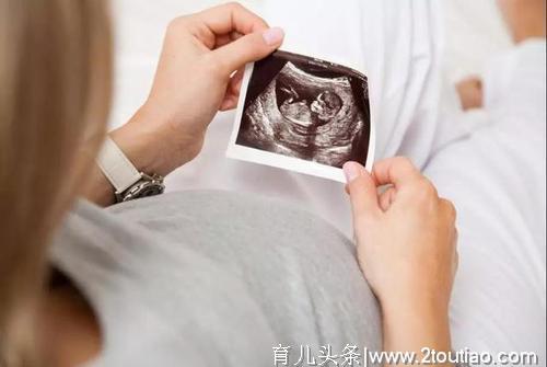 孕期肚子突然“变硬”，孕妈哭的稀里哗啦，医生却一脸淡定