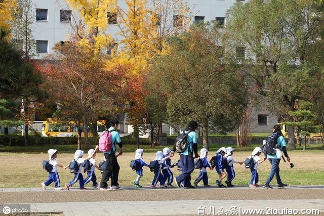 你知道，哪个国家的幼儿教育做的最好吗？