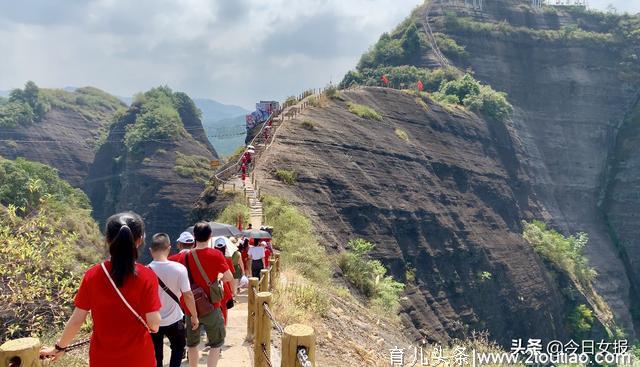 享冰爽一夏，品“三色”之旅！家长和孩子齐点赞华融湘江银行平江亲子之旅