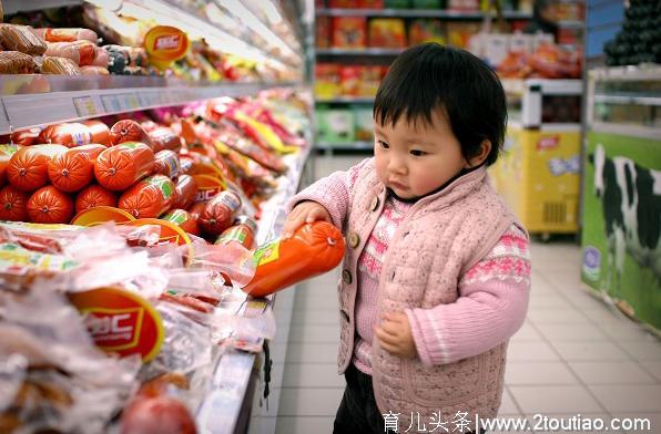 在这个年龄内，多带宝宝去超市逛逛，让智力发育搭上“快车”