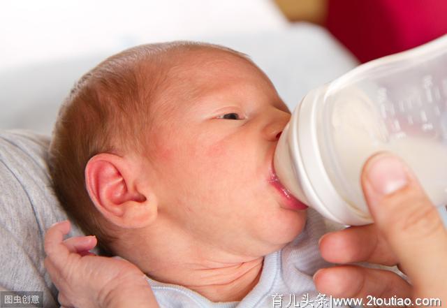 第一次母乳，新手妈妈没经验痛得哇哇大叫，母乳喂养指南请收下