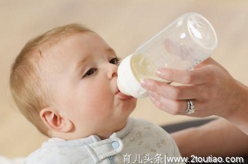 舍不得给宝宝断奶的妈妈们注意了！母乳喂养也要适可而止哦