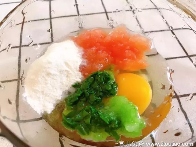 学会这道蛋饼，再也不用担心奶奶不会做辅食了