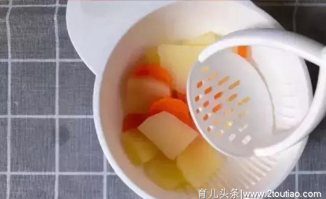 这款高颜值辅食，锻炼咀嚼能力和用手能力（11个月以上）