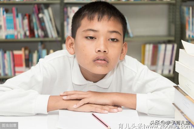 孩子麻木懒散、对批评表扬无所谓？7点识别孩子的“橡皮人效应”