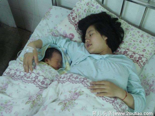 母乳喂养过程中，妈妈的这3个行为，可能是在坑宝宝，你中招了吗