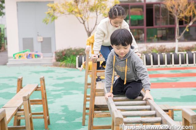 产检时发现胎儿没有手脚，妈妈坚持生下来，如今女孩十岁让人感慨