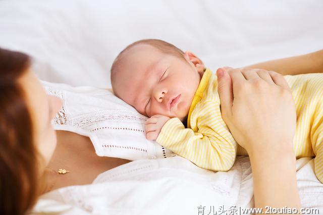 刚生完孩子没奶咋办？怎么知道宝宝吃饱没？怎么催奶？母乳3连问