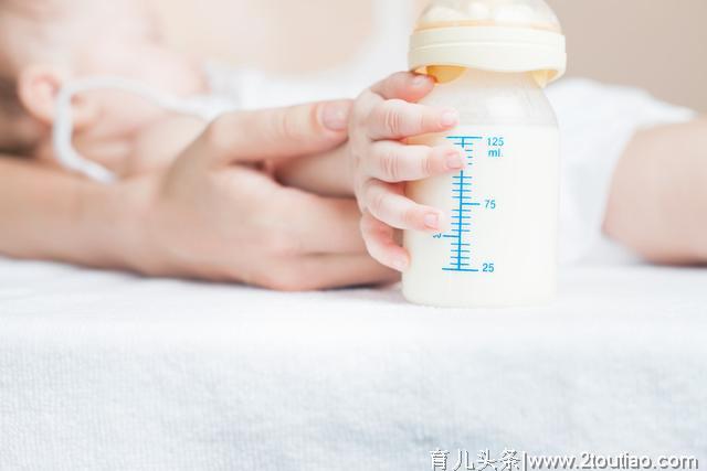 刚生孩子就是没奶、新生儿不会饿、不能大补催奶，产后母乳这样喂