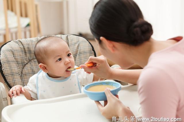 给宝宝添加辅食可是一门大学问，这些常见的误区，家长们快自查