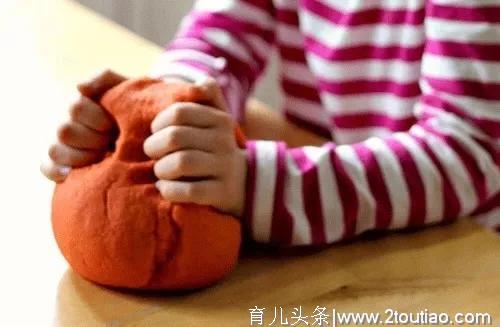 陪玩脑洞已枯竭？12个“就地取材”的低幼亲子游戏来救急