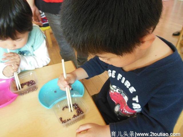 隔离在家，4个扑克牌游戏，既增进亲子关系，又提高孩子数学能力