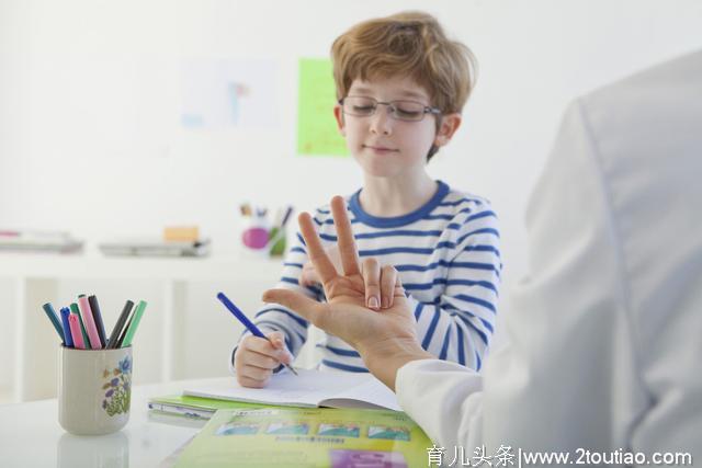 娃将来数学会好吗？12种学龄前启蒙游戏，用1副扑克帮娃建立数感