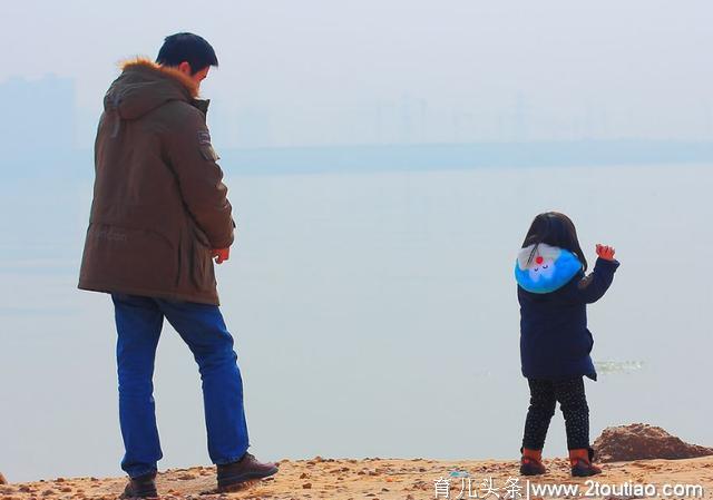 女儿长大后，父女距离得把控，形成恋父情结，对谁都不好