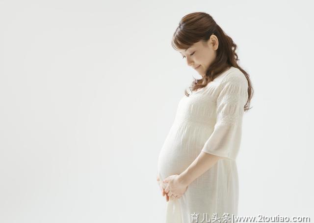 史上最年轻外婆，12岁生女儿，女儿11岁生儿子，一家五口外公养