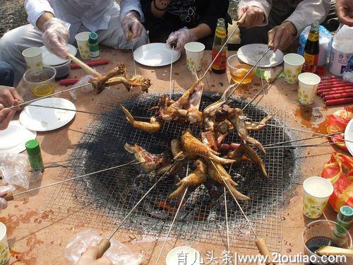 医生劝谏：生活中4种食物千万不能给孩子吃，会影响孩子健康