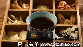 云南临沧叫停幼儿吃大锅药“防疫”，昆明疾控中心专家论文：大锅药曾引发学校群体性事故，致1名学生死亡