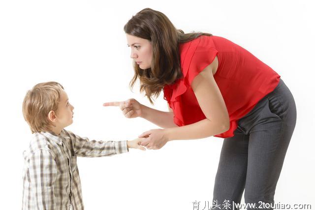 考虑年龄特点，给孩子的行为划分“红绿灯”，培养幼儿的良好行为